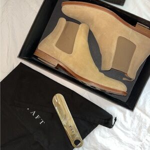 Taft Jude Chelsea Boot w/ bag & shoe horn